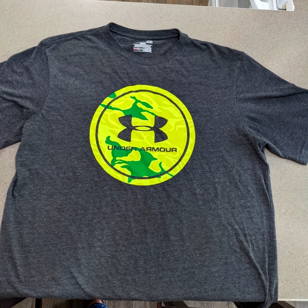 Men's under armour heat gear t shirt